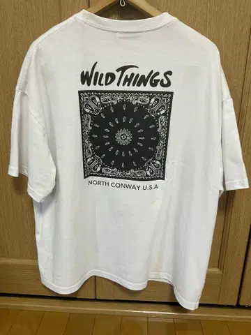 WILD THINGS 프릭스 스토어 반다나 패턴 티셔츠 M 화이트