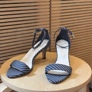 Le Talon 르탈론 스트랩 샌들 스트라이프 샌들
