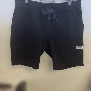 BANKS JOURNAL 블랙 숏 팬츠