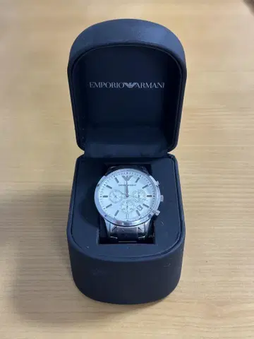 EMPORIO ARMANI 손목시계