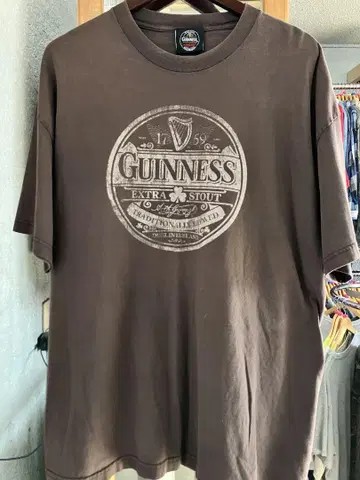 GUINNESS 로고 프린트 브라운 티셔츠 2XL