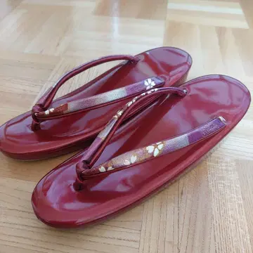 빨간색 조리 꽃무늬 하나오 통굽