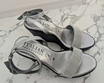 새상품급 ITALIAN SHOE MAKERS 실버 샌들 38
