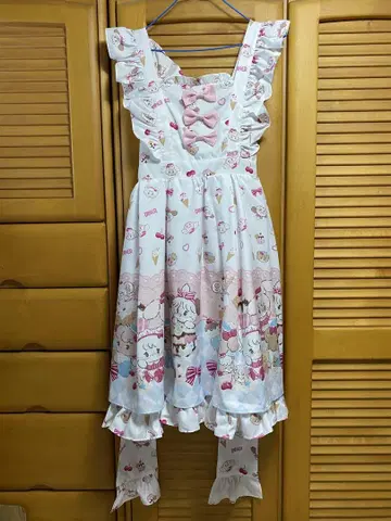 엑시즈팜 kawaii mikko 콜라보 점프 스커트 화이트
