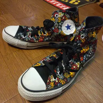 CONVERSE ALL STAR 꽃무늬 하이컷 스니커즈