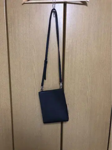 블랙 숄더백 사코슈