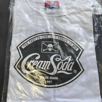 Cream Soda 화이트 티셔츠 L 사이즈