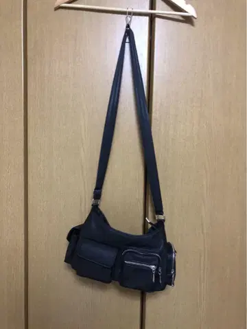 블랙 다기능 숄더백