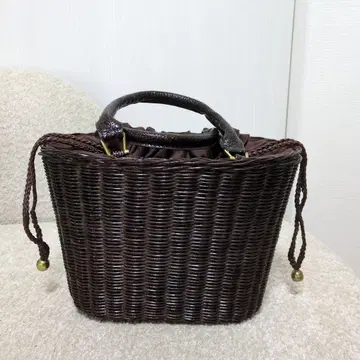 다크 브라운 바스켓백