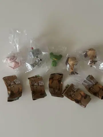 어디든 함께 기다림 캡슐 토이