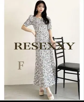 RESEXXY 꽃무늬 백 오픈 머메이드 원피스