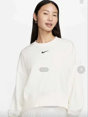 Nike 화이트 스웨터 L