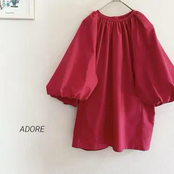 ADORE 개더 벌룬 플레어 슬리브 블라우스 마젠타 샘플품