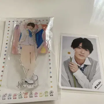 아크릴 스탠드와 포트레이트 사진 세트