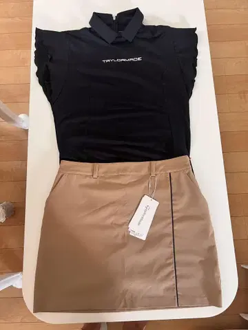 TAYLORMADE 사이즈 O 셔츠와 스커트 세트