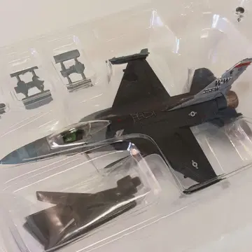아크로팀 컬렉션 F-16 1/144 미사와 기지