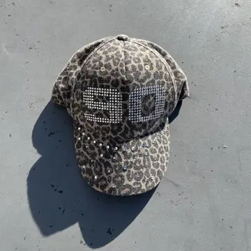 9090girl Numbering Studs Cap