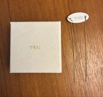 ten. 귀걸이 양쪽 귀