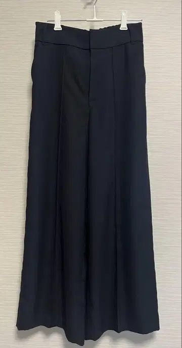 Mila Owen 미라 오웬 턱 와이드 팬츠 블랙