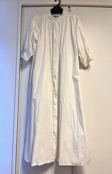 니코앤드 스탠드 칼라 맥시 셔츠 원피스 화이트