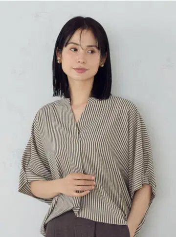 새상품! 컴시즘 스키퍼 T블라우스