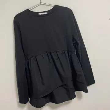 아줄바이마우지 절개 디자인 티셔츠