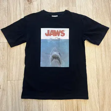 JAWS 그래픽 티셔츠 블랙