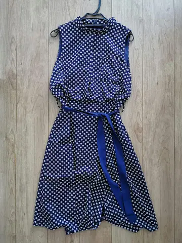 petitPoudre 네이비 화이트 도트 슬리브리스 원피스