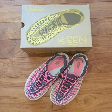 새상품급! KEEN 킨 유니크 샌들 핑크/그레이 23cm