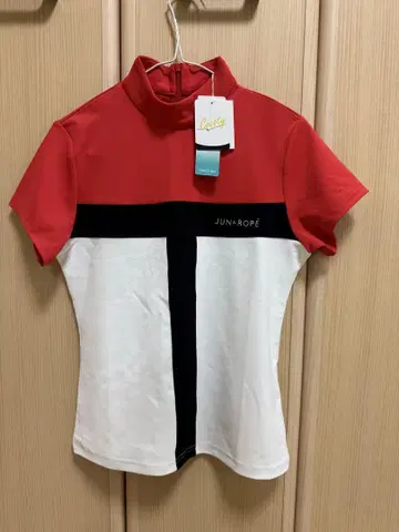 준앤로페 새상품 모크넥