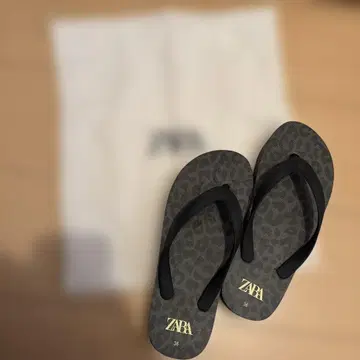 ZARA 애니멀 무늬 샌들