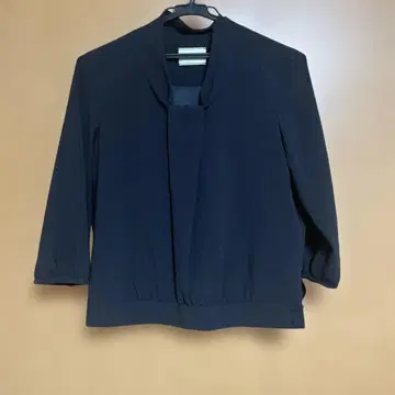 UNITED ARROWS 블랙 오분 소매 블라우스