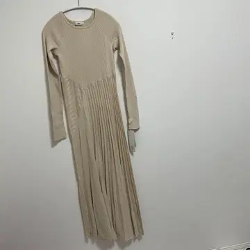 에미아틀리에 비대칭 니트 원피스