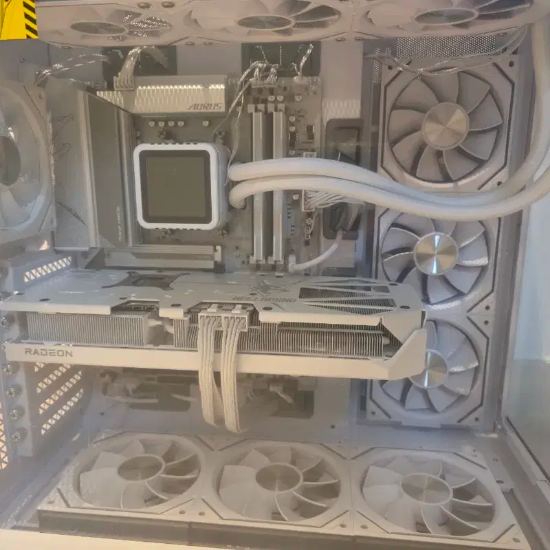 9700X/B650/32GB 본체 팝니다