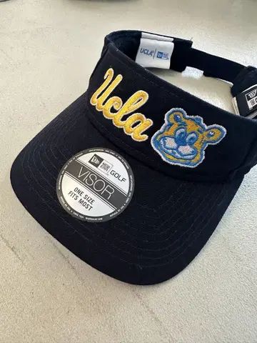 [새상품급] NEWERA UCLA 콜라보 바이저 네이비 사이즈 조절 가능