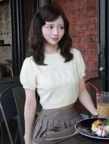 Darich 백 오픈 아플리케 니트 탑