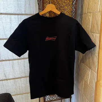 NEWERA x Budweiser 콜라보 블랙 로고 티셔츠 L 사이즈