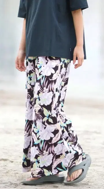 BILLABONG 보태니컬 무늬 팬츠
