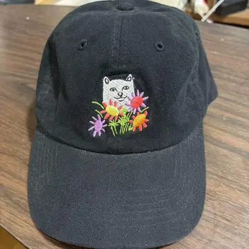 RIPNDIP 고양이 및 꽃 자수 블랙 야구 모자