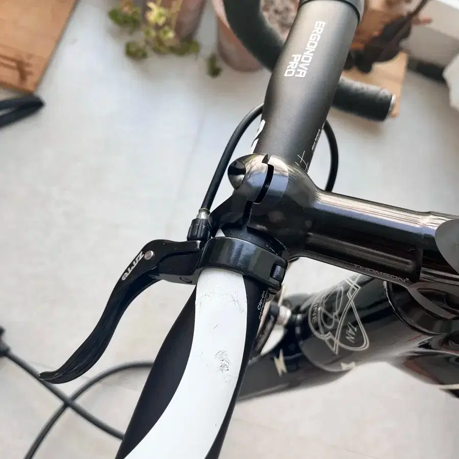 3t Ergonova Pro Handlebar 3t Ernova Road Alloy Handlebar 3t