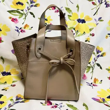 tocco closet 사이드 플라워 엠보 경량 백