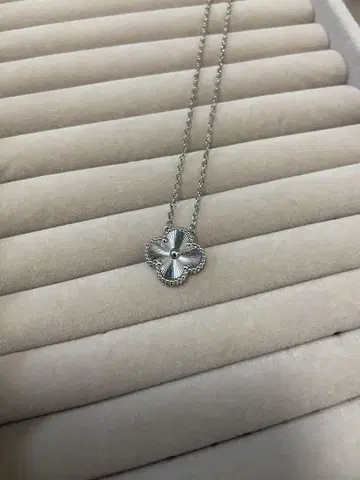 클로버 네잎 실버 목걸이
