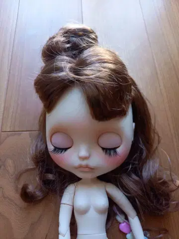 커스텀 아이시 인형