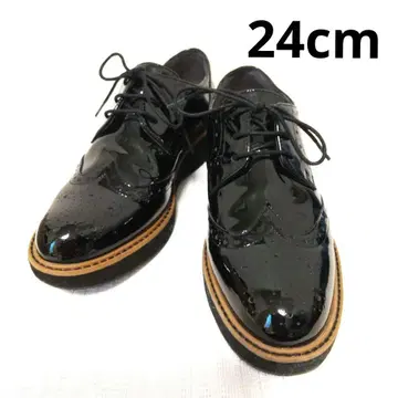 엔찬티드 로퍼 24 에나멜 레이스업 슈즈 통굽 블랙