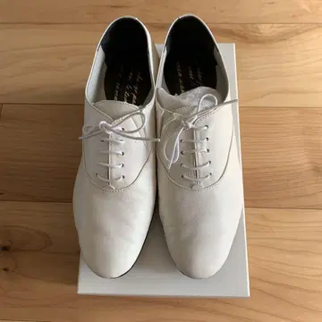 화이트 가죽 로퍼 23.5cm