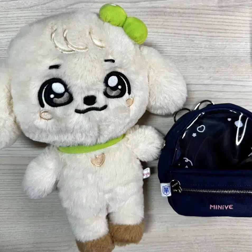 アイドル IVE MINIVE FLUFFY PLUSH 30cm ver NAORI IVE - MINIVE Fluffy Plush 30CM Ver. [WELCOME TO MINIVE