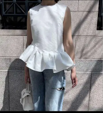 heve 헤이븐 슬리브리스 상의 화이트