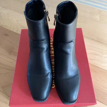 블랙 숏부츠 지퍼 23.5cm
