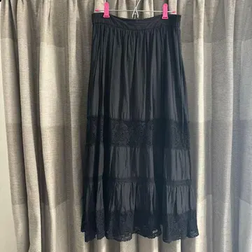 SLOBE IENA 슬로브 이에나 레이스 자수 플레어 롱 스커트 블랙