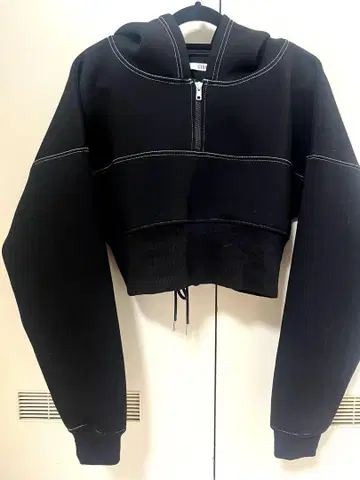 GYDA 백 레이스업 숏 후드티